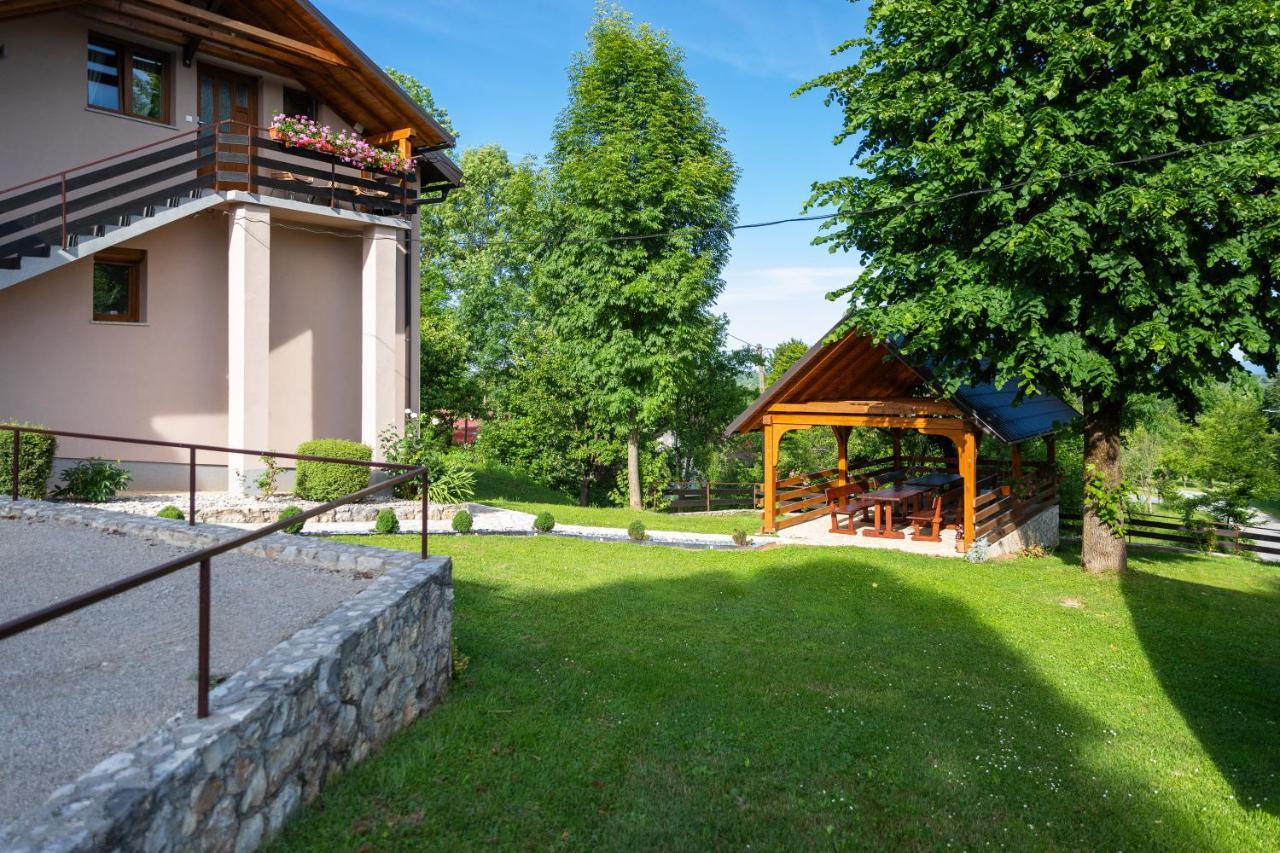 Apartment Sara Rakovica Esterno foto